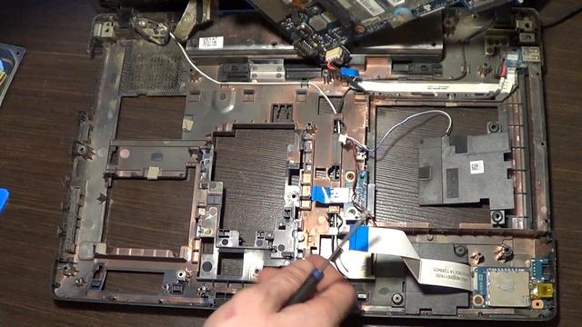 Lenovo G580 Обслуживание системы охлаждения смотреть онлайн