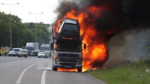 СГОРЕЛА ФУРА С МАШИНАМИ