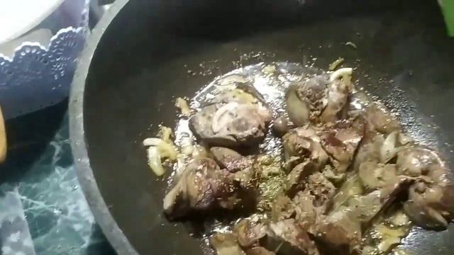 Ужин. Рожки-макарошки,печень куриная и помидорки смотреть онлайн