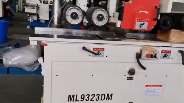 Двухсторонний продольно фрезерный станок с пильным узлом Quadro 323SAW (1 пила + 2 фрезы) смотреть онлайн