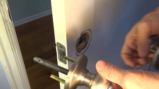 How to Install a Bedroom/Bathroom Privacy Door Lock смотреть онлайн