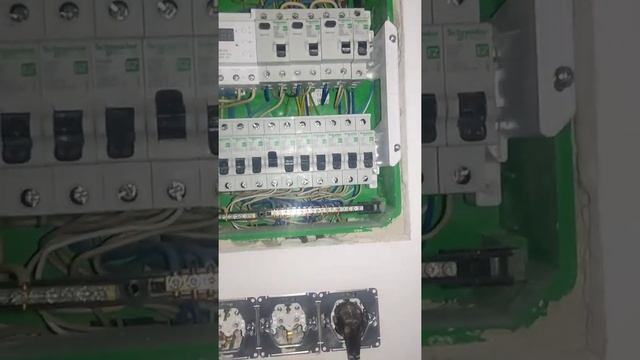 Доработка электропроводки кухни. Краткий обзор реле напряжения RBUZ. смотреть онлайн