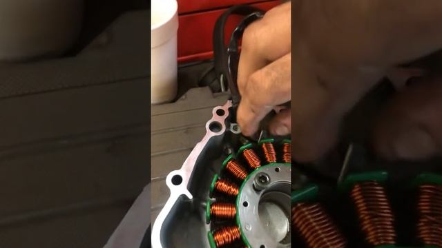 GSXR 03 750 stator Replacement смотреть онлайн