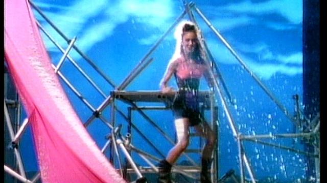 Sinitta - Love On A Mountain Top смотреть онлайн