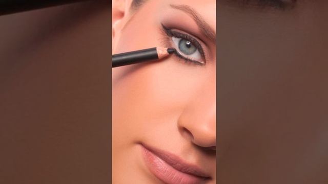 Тренды макияжа Осень - Зима 2021 - 2022 смотреть онлайн