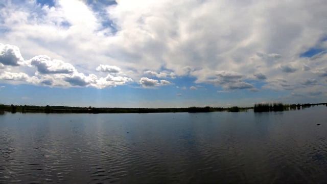 Отдых на Природе. Красивый TimeWarp. Прогулка по озеру Бабитес на лодках 2019 смотреть онлайн