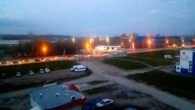 Обрабатывают улицы от вируса в Шакше смотреть онлайн