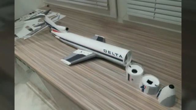 Boeing 727 Delta Airlines Papercraft Model (DIY)