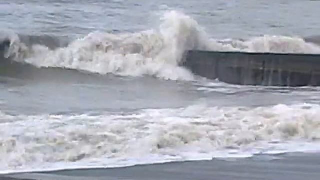 На следующий день после шторма. Сочи 04.12.16. | The day after the storm. Sochi 12/04/16. смотреть онлайн