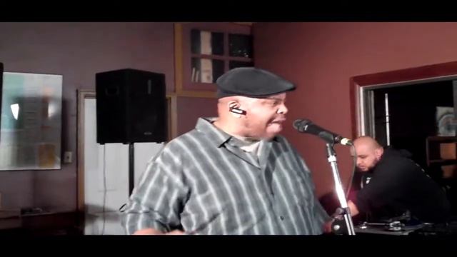 OmniMic DiniZulu performs смотреть онлайн