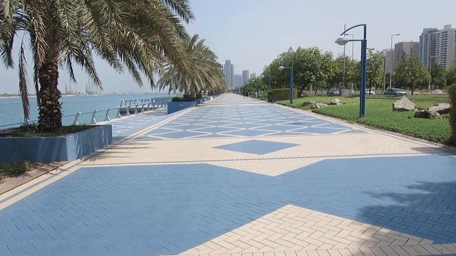 26.09.2023. ОАЭ. Абу-Даби. Иду по набережной Персидского залива смотреть онлайн