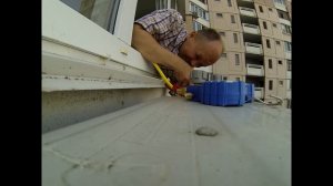 Проверка уровня давления в системе кондиционера.