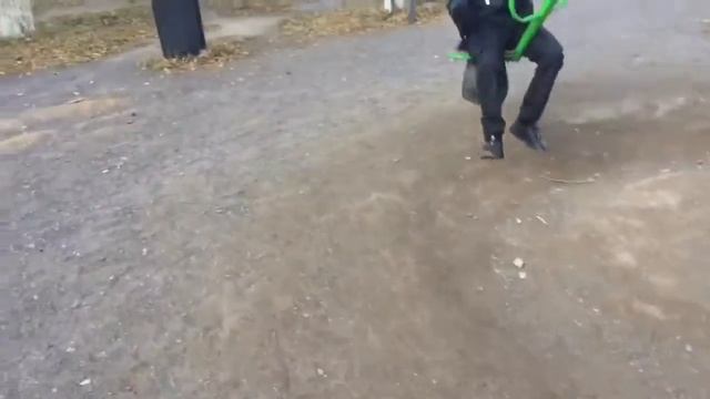 ПУГАЕМ ЛЮДЕЙ В МАСКАХ/ПРАНК смотреть онлайн