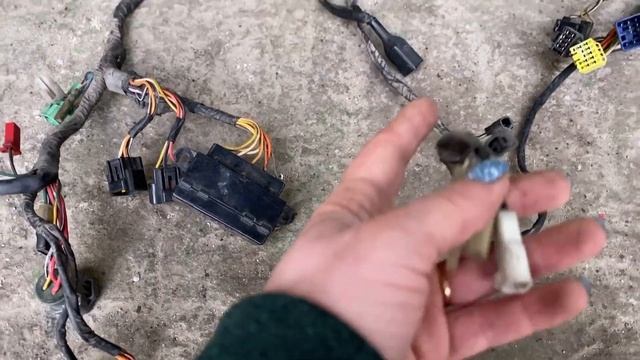 Основной жгут проводки Suzuki GSF1200 Bandit 36610-27EB0-000 смотреть онлайн