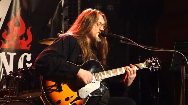 Алексей Туман Малышев - Собаки (Летов) @ Be Young 24.12.2016 смотреть онлайн