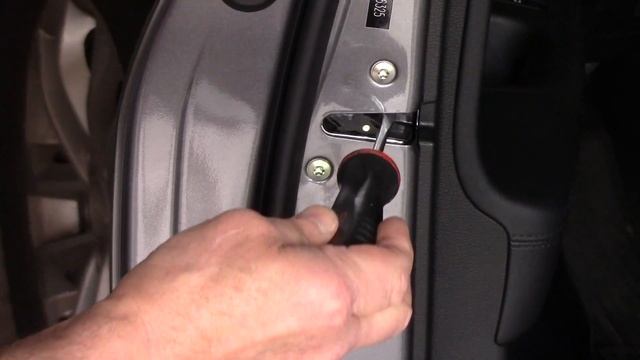 How To Fix A Car Door That Won't Close Or Latch смотреть онлайн