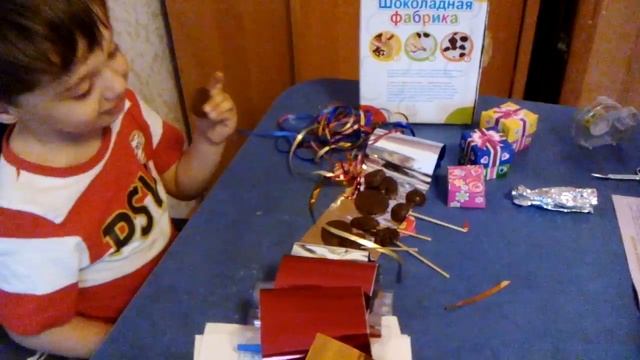 " Шоколадная Фабрика " последний этап ! Красиво упаковываем конфеты . смотреть онлайн