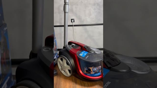 Безмешковый пылесос Philips FC9735/81 / Мощность всасывания-470 Вт., Потребляемая мощность-2100 Вт смотреть онлайн