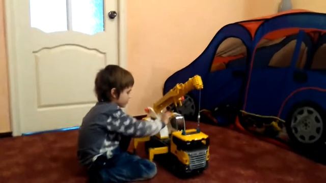 Автокран "Scania" Bruder смотреть онлайн