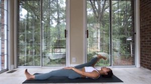 10 Minute Evening Yoga | Yoga with Scarlett