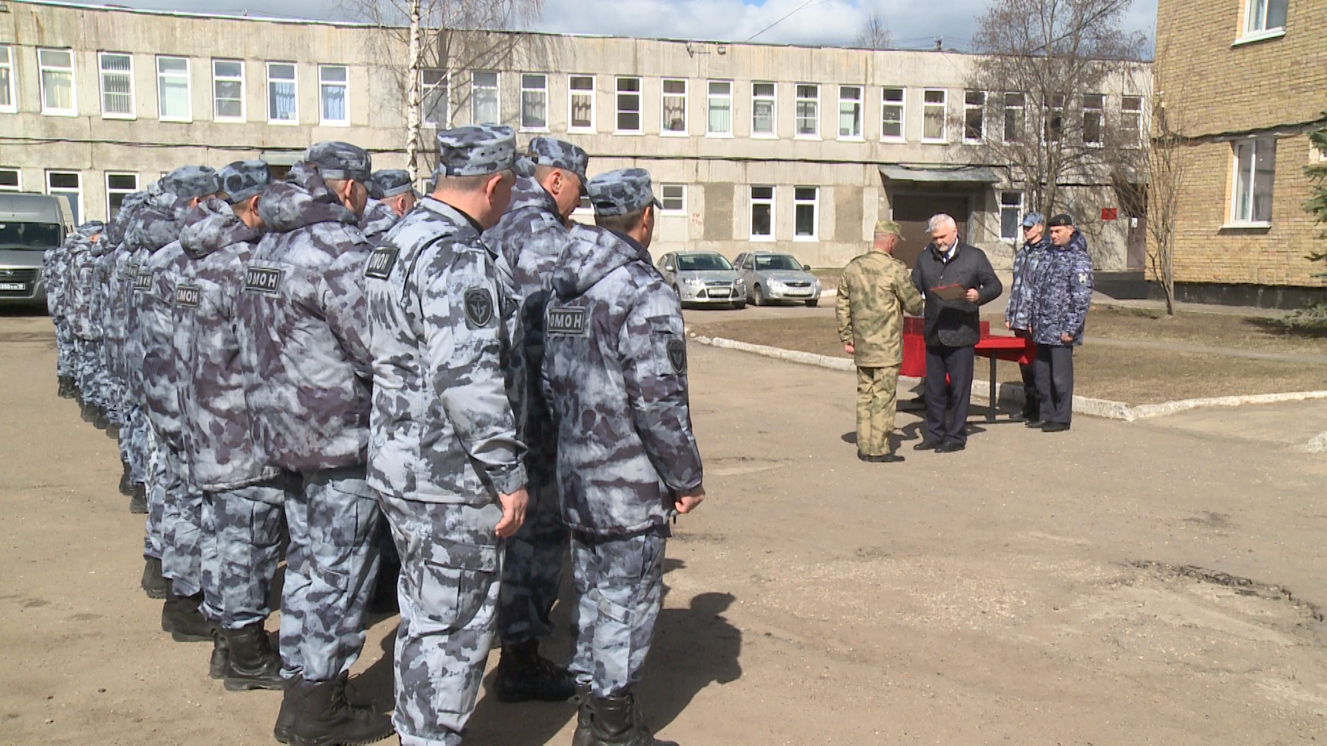 Встреча с росгвардейцами, вернувшимися с военной спецоперации на Украине смотреть онлайн
