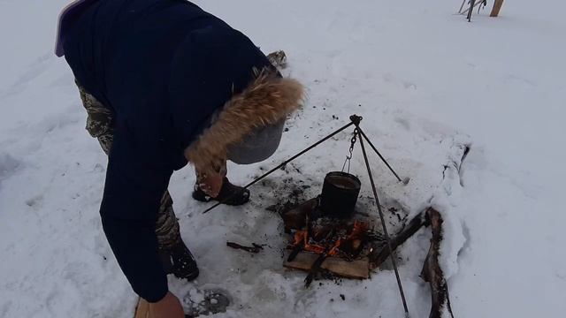 Отличный день уха на рыбалке из ерша смотреть онлайн