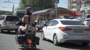 Весенние покатушки на мотоцикле с красивой девушкой