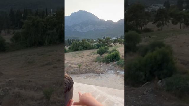 Вид с балкона отеля,красивые горы и мини -zoo ☺️ смотреть онлайн