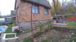 Долговечная шпалера для малины и вечные подпорки для кустов смородины и крыжовника.