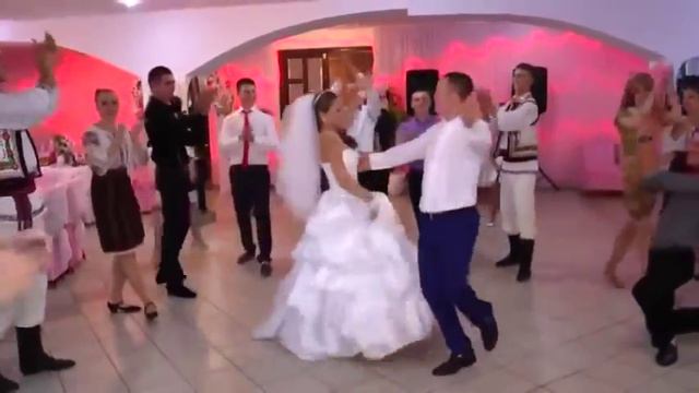 Супер танец! Молдавская свадьба смотреть онлайн