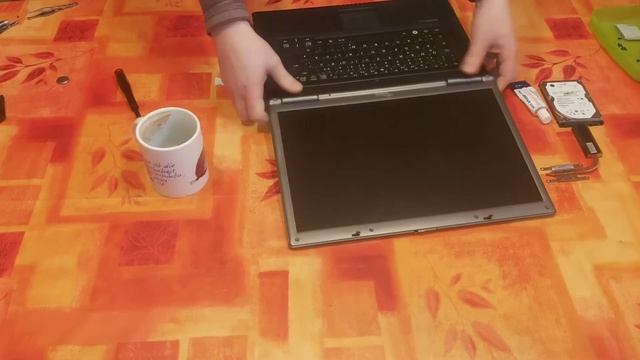 das Juwel vom Elektro Schrott?? mal ein anderes Video (Fujitsu Siemens Esprimo Mobile V5535) смотреть онлайн