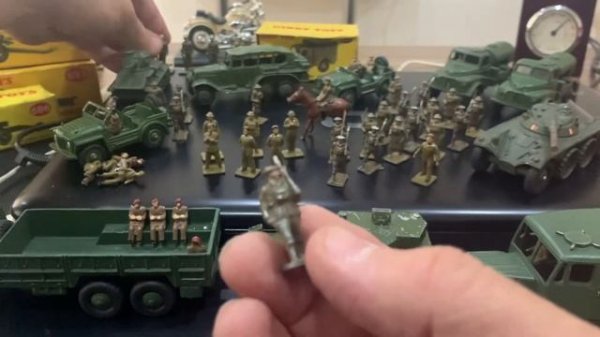 Dinky Toys Military Vehicles and Soldiers / Продукция компании Dinky Toys