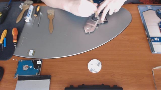 Disassembly Acer Aspire E5 511 P6G2 Z5WAL NXMPLEU013 смотреть онлайн