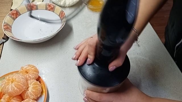 У ВАС ЕСТЬ МАНДАРИНЫ!!! ПРИГОТОВЬТЕ ЭТО - рулет с мандаринами - рулет без выпечки смотреть онлайн