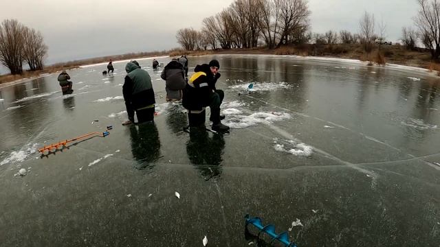 ВОТ ЭТО РЫБАЛКА! ЗИМНЯЯ РАЗДАЧА на ДОНУ! Забан, Карась, Синец, Окунь смотреть онлайн