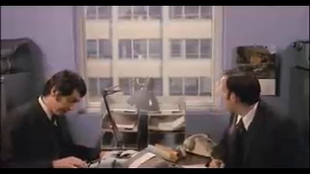 Monty Python People Falling Out Of High Buildings смотреть онлайн