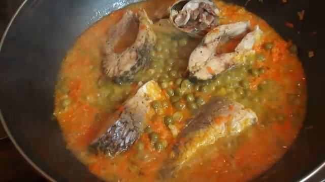 Карп с горошком, мороковкой и луком (тушеный) смотреть онлайн