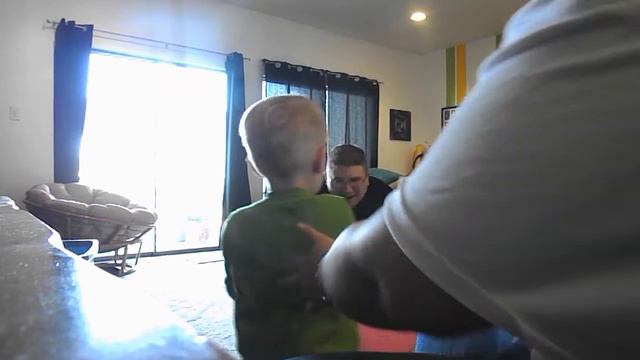 Battle between Uncle D and Peanut смотреть онлайн