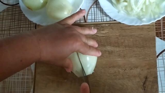 ЖАРЕНЫЕ ГРИБЫ . КОРОЛЕВСКИЕ ШАМПИНЬОНЫ С ЛУКОМ. смотреть онлайн