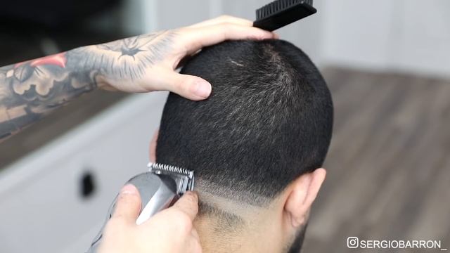 MEN'S TAPER FADE HAIRCUT TUTORIAL (STEP BY STEP) смотреть онлайн