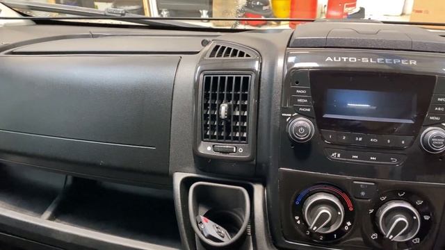 Auto Sleepers Fairford (2018) смотреть онлайн