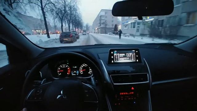 КАК УБИРАЮТ СНЕГ В ПИТЕРЕ