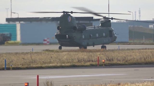 HWIC 2020 De Kooy EHKD | 3x RNLAF CH-47D Chinook | 'Sabre 1 formation' смотреть онлайн