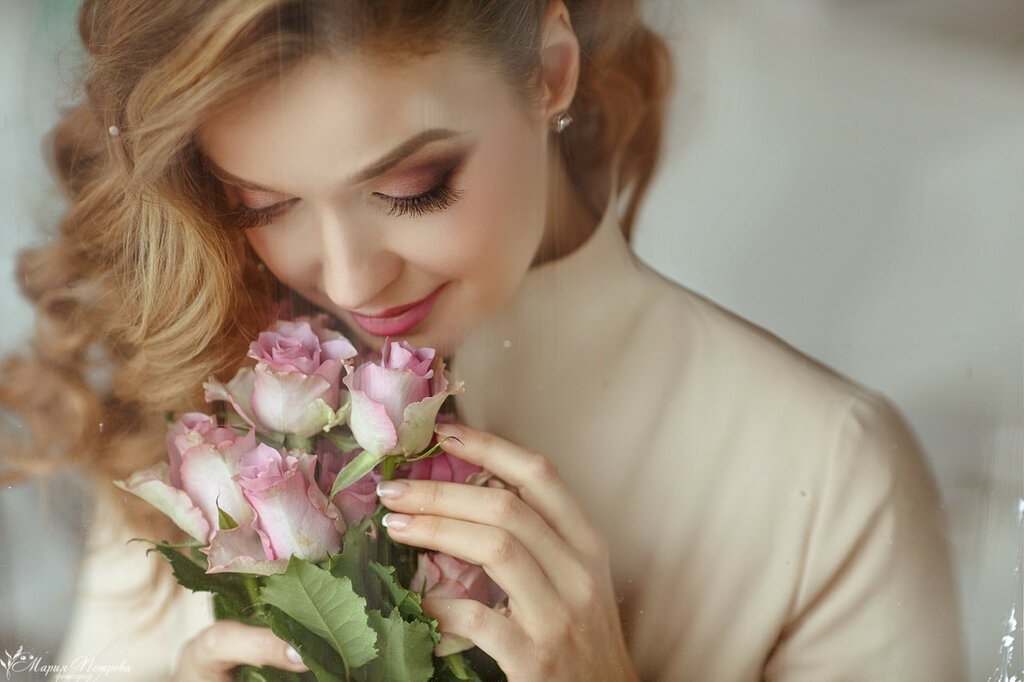 Женщины чувствуют как то иначе ... Автор текста Злата Литвинова. Стихи.