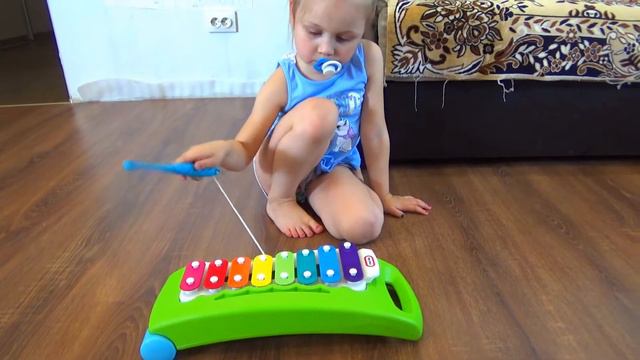 Ульяна снова превратилась в малышку. Арина не хочет делиться игрушками. Поучающая история для детей смотреть онлайн