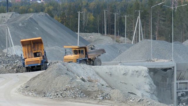 Как разгружаются БЕЛАЗы, самосвал БелАЗ-7540