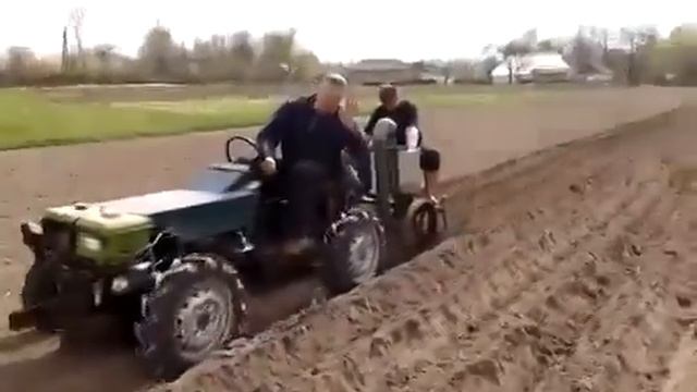 Самодельный мини-трактор для посадки картофеля - очумелые ручки смотреть онлайн