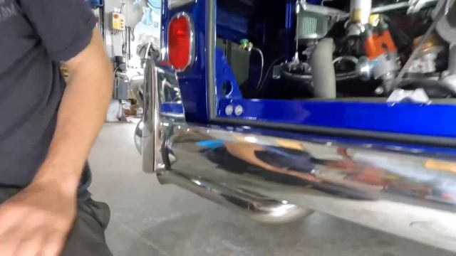Hippy Splitscreen VW Transformation - Walk Around At Kustom Revival смотреть онлайн