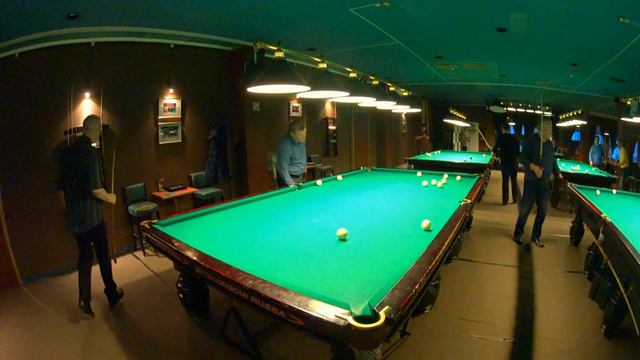 Свояк в среднюю лузу в исполнении Юрия Анатольевича в партии по московской пирамиде, русский бильяр смотреть онлайн