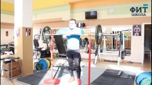 Техника: жим штанги с груди стоя (Армейский жим)